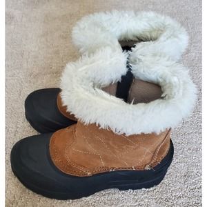 Women's Target Brand Thinsulate Winter Boots size 7 with Zippers EUC